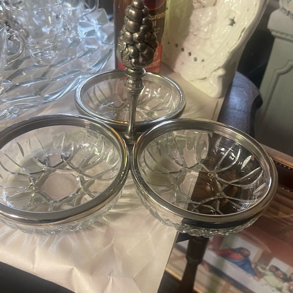 Silver Plated Vintage Grape Handle Tray Nut Dish, 3 section - Picture 2 of 5